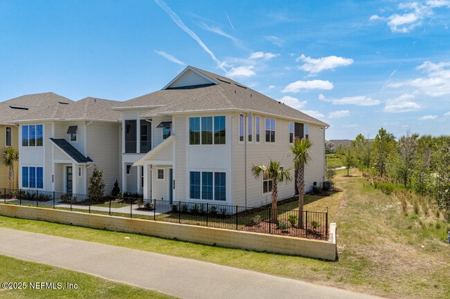 Building Photo - 72 Sewall Ln