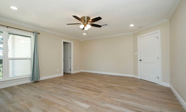 Building Photo - 14535 Diamondhead N