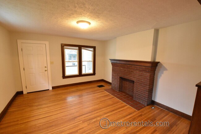 Building Photo - 238-240-240 W Pacemont Rd