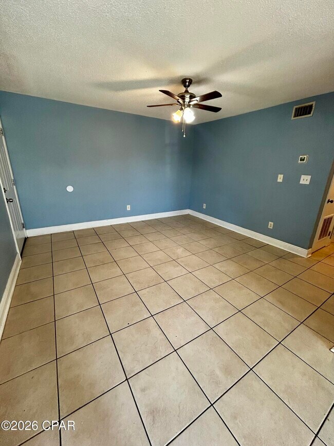 Building Photo - 6321 Lenawee St