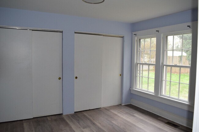 Building Photo - Cute modern rancher in the heart of Highla...