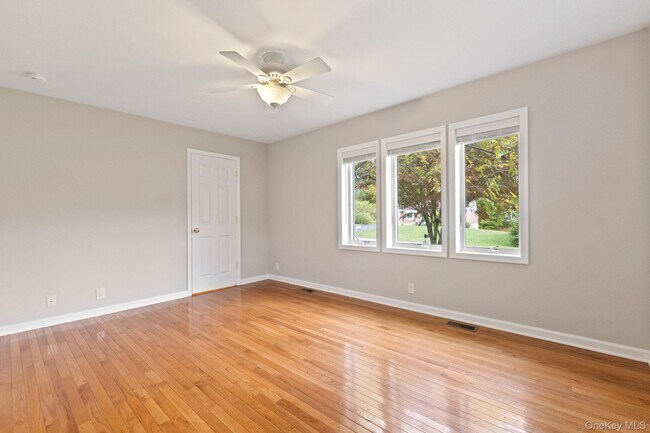 Building Photo - 19 Rockledge Rd