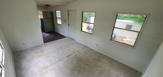 Building Photo - Liberty Church MHC