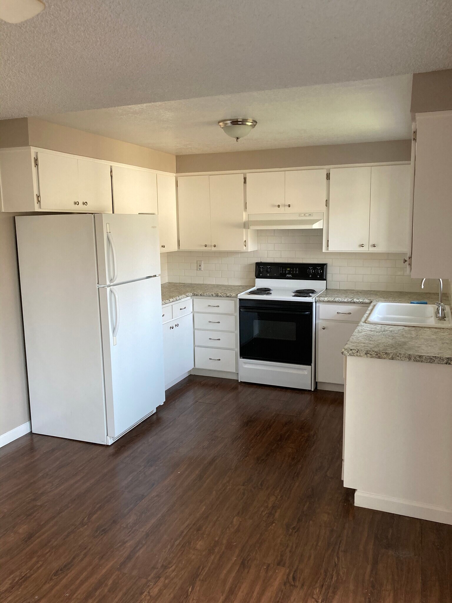 Building Photo - 2863 Applewood Ln