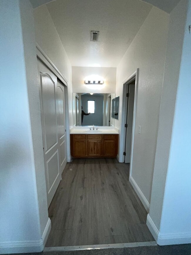 Building Photo - Exceptional 4BR/3BA/3 Car Tandem Garage in...