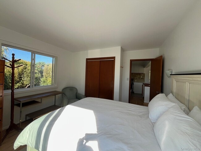 Building Photo - 150 Clipper Roadway