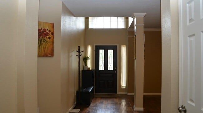 Building Photo - 11580 Cedarcliffe Dr