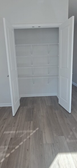 Building Photo - 2837 Farmhouse Dr