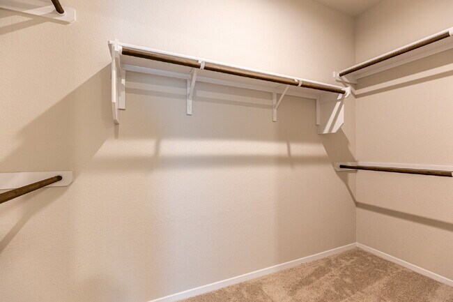 Building Photo - 373 Jade St