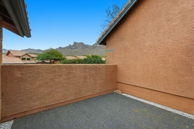 Building Photo - Bright & Peaceful Living in Oro Valley’s Gated Stoney Canyon