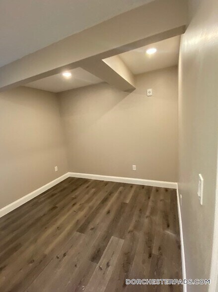 Building Photo - 32 Hartwell St
