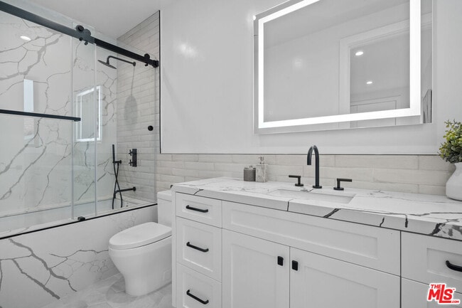 Building Photo - 4475 Mammoth Ave