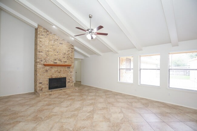 Building Photo - 3003 Planters St