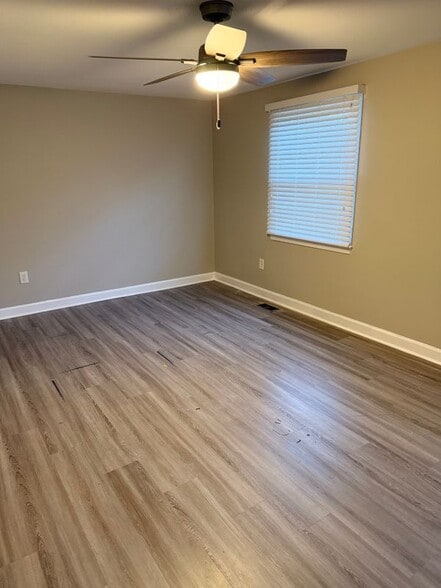 Building Photo - 1703 Greentree Ct