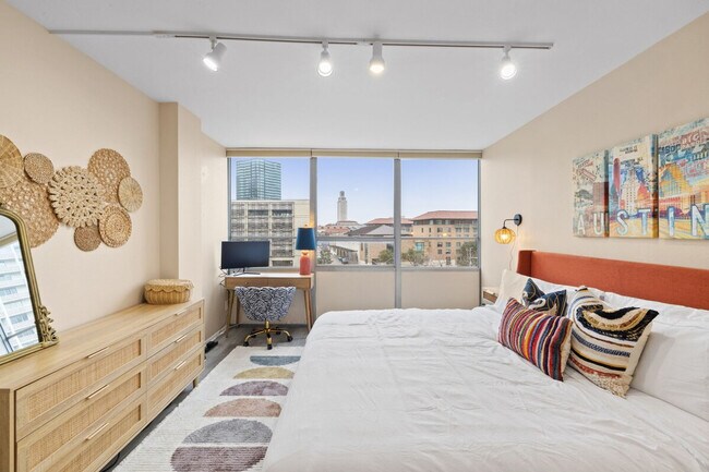 Building Photo - 1800 Lavaca St