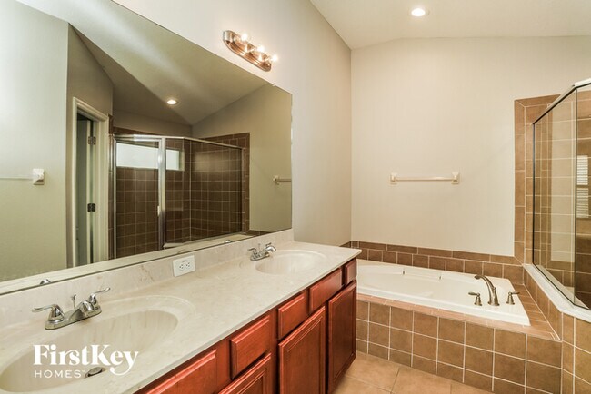 Building Photo - 18416 Cypress Bay Pkwy