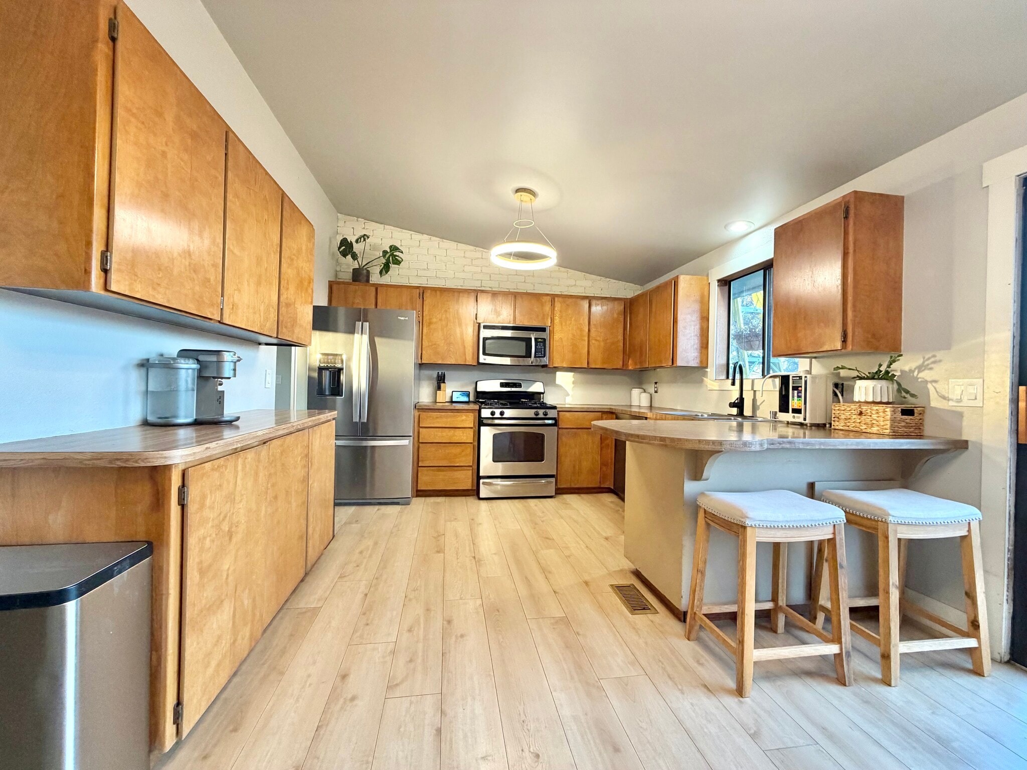 Building Photo - 2028 N Havichur Loop