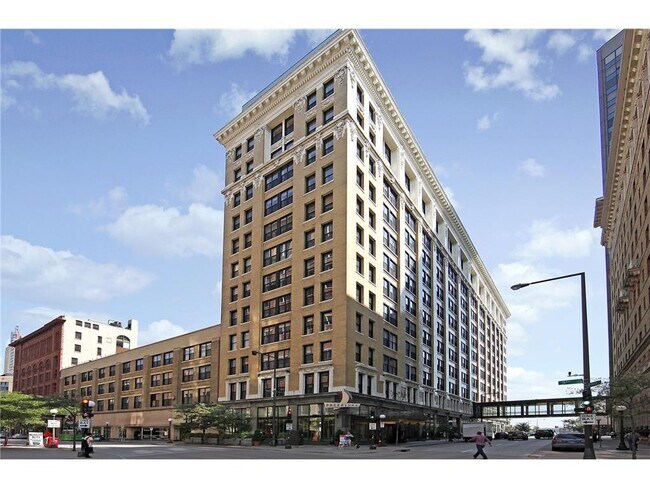 Building Photo - 350 St Peter St