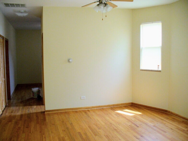 Building Photo - 2041 N Keeler Ave