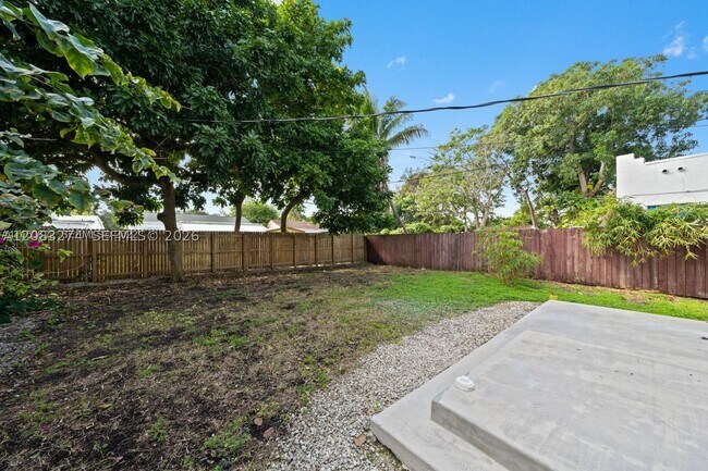 Building Photo - 534 NW 50th St