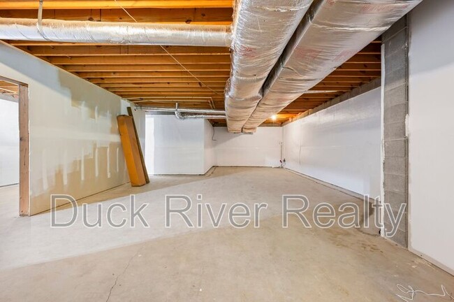 Building Photo - 1963 TN-166