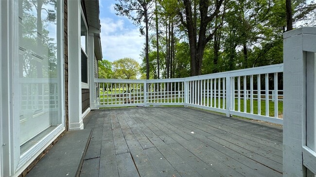 Building Photo - 7865 Pinecone Ln