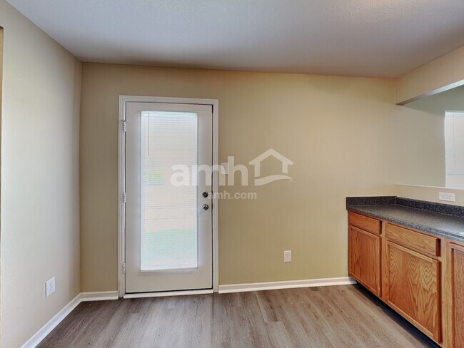 Building Photo - 3287 Underwood Dr