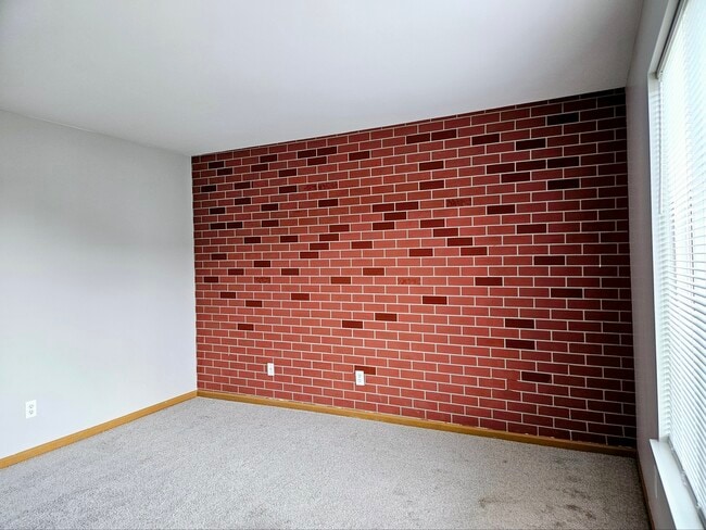 Building Photo - 352 Richfield Trail