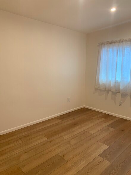 Bedroom 2 - 167 Norfolk Dr