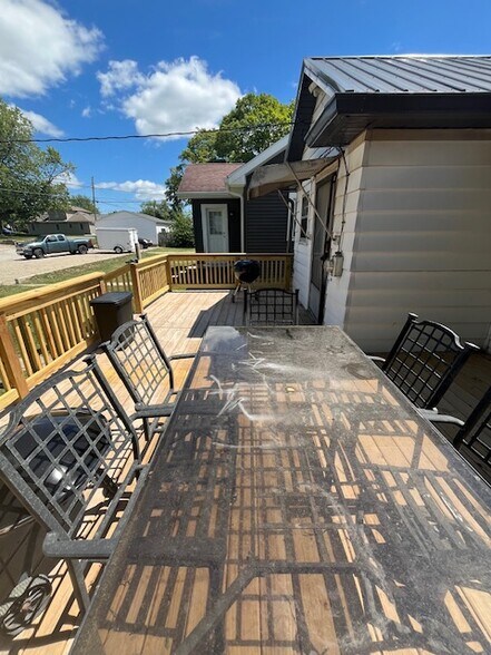 Back Deck - 1212 W Carson St