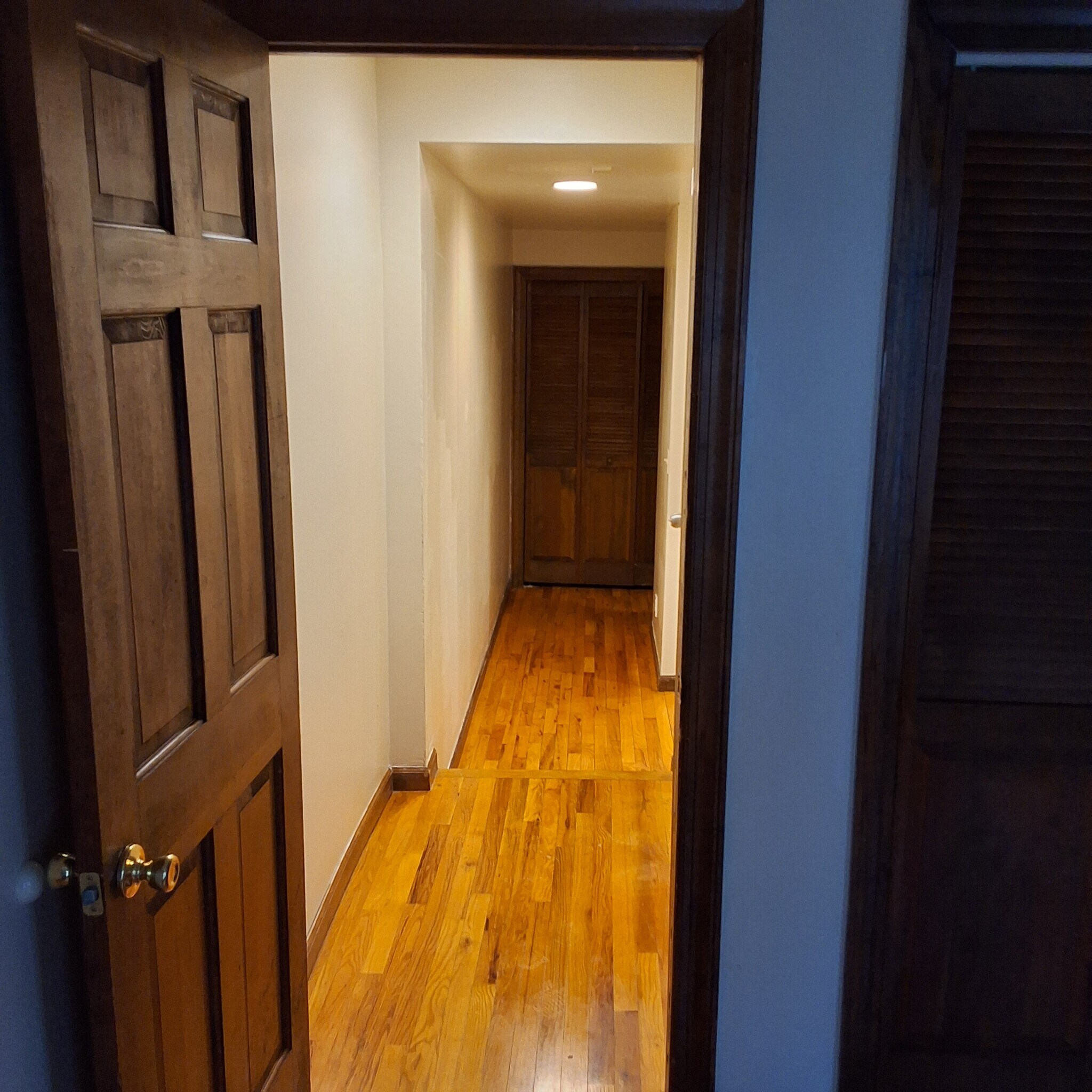 Building Photo - 340 W State St