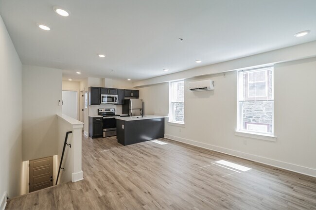 Building Photo - 6906 Ridge Ave