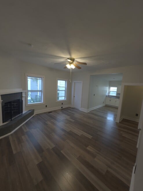 Building Photo - 127 Poplar Ave