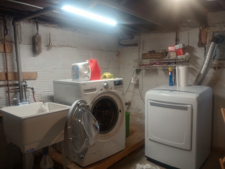 laundry in basement - 5804 W Wells St
