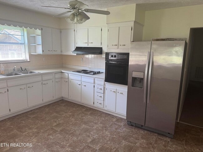 Building Photo - 520 Hopewell Rd