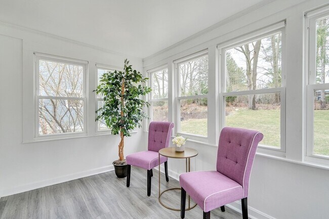 Building Photo - 24 Ledgelawn Ave