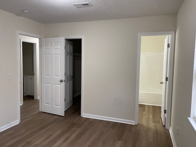 Building Photo - NEWLY RENOVATED 2 BED, 2 BATH HOME LOCATED IN ASHEBORO!