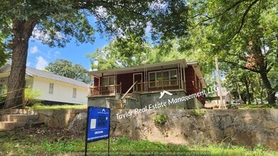 Building Photo - 1329 Sunnyside St