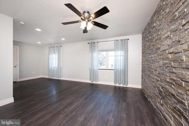 Building Photo - 6517 Jefferson Ct