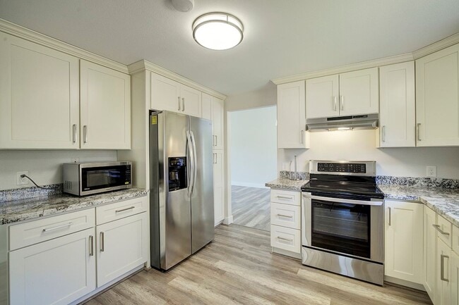 Building Photo - 3Bd/2.5Ba Kent House