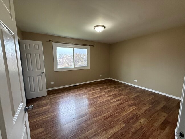 Building Photo - 2152 Mallard Ln