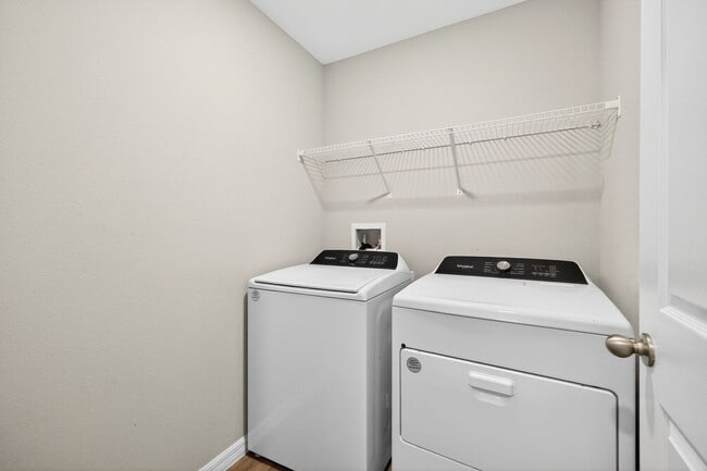 Building Photo - Brand New 4 Bed Now Available!