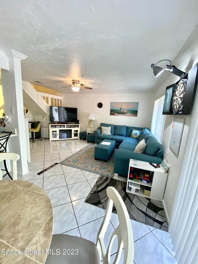 Building Photo - 8755 Banyan Way