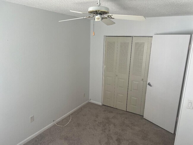 Building Photo - 12332 Villager Ct