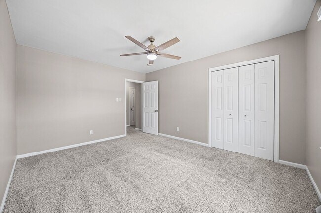 Building Photo - Beautifully updated 2-bed, 1.5 bath Condo in Winn Barr of Rock Hill!