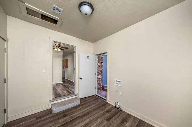 Building Photo - 1702 NW 45th St