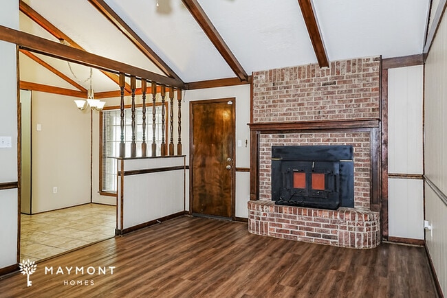 Building Photo - 213 Van Doren Dr