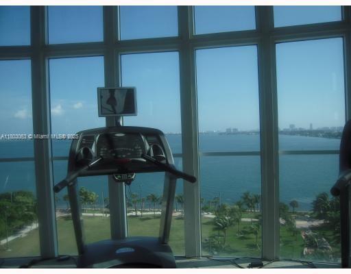 Building Photo - 1800 N Bayshore Dr