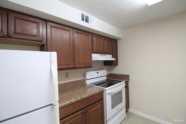 Building Photo - 9618 Sandpiper St