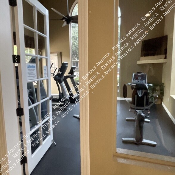 Building Photo - 1500 E Pusch Wilderness Dr